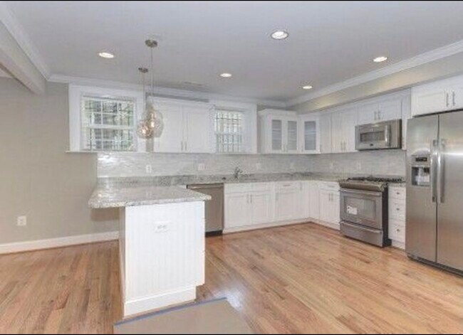 Kitchen - 5108 Bass Pl SE