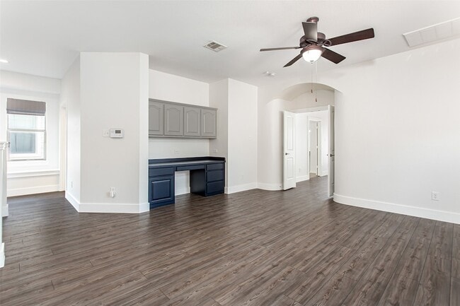 Building Photo - 4738 Coyote Trail