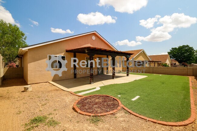 Building Photo - *** LEASE PENDING *** Please apply at your...