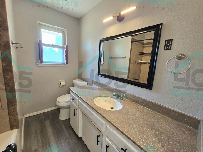 Building Photo - MWC Rental 3 Bed