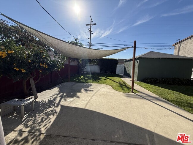 Building Photo - 5361 Inglewood Blvd