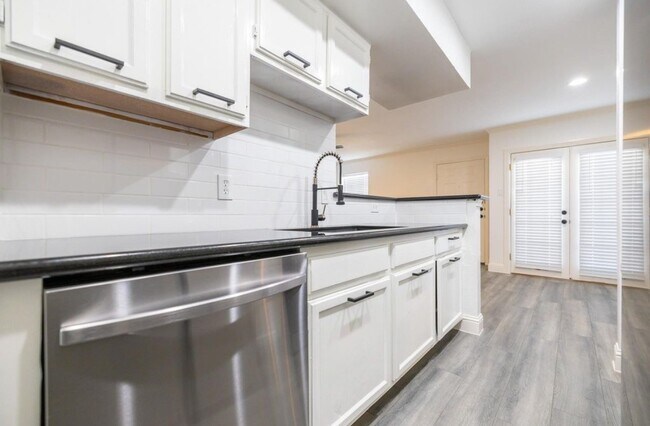 Building Photo - 14600 Fonmeadow Dr