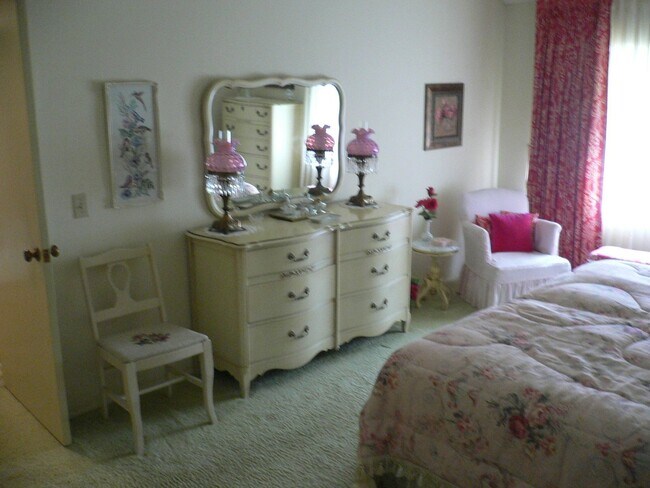 Building Photo - Charming Single Level 2br/2Ba Condo In Oaks North Senior 55+ Area