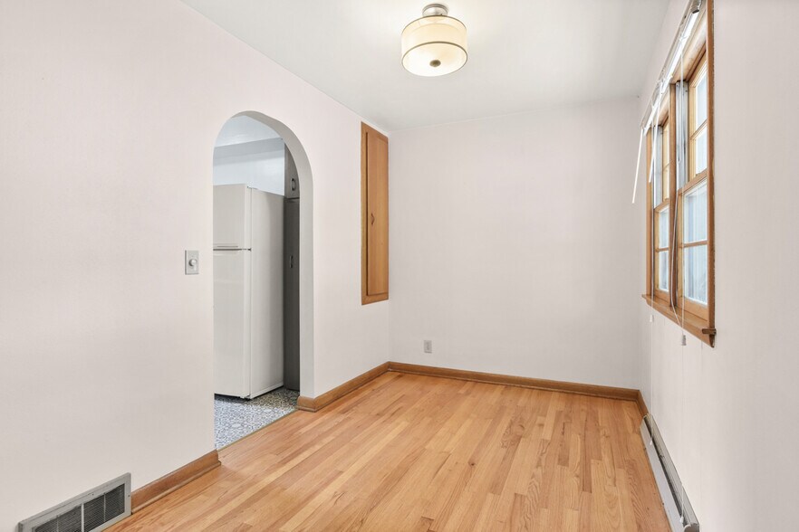 Building Photo - 1826 Schlimgen Ave
