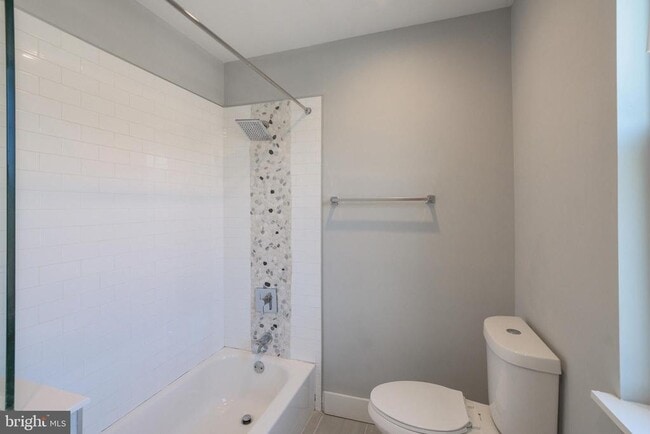 Building Photo - 2106 Manton St