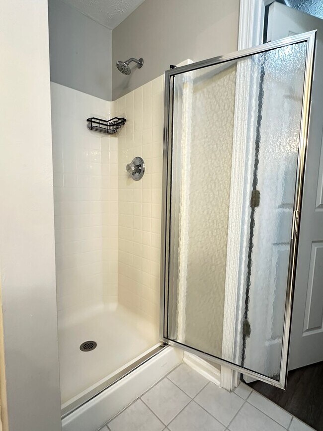 Building Photo - Beautiful 3 BR, 2.5 Bath House in Georgetown! Open Layout, Fenced Backyard, Attached Garage