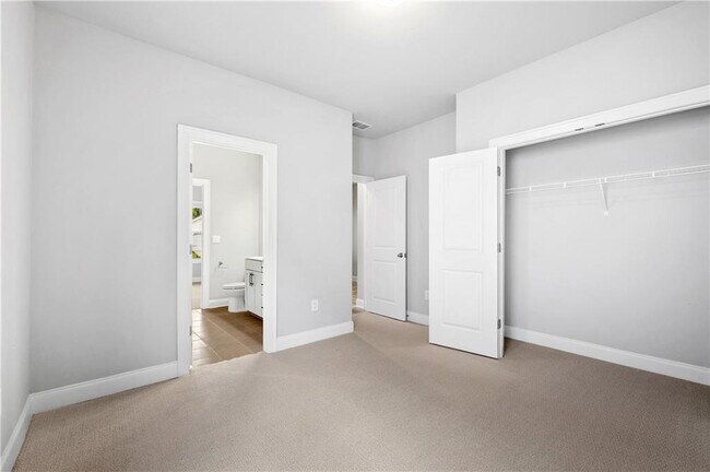 Building Photo - 367 McDaniel Pl