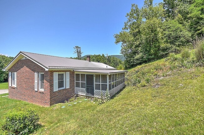 Building Photo - 597 Clear Branch Rd