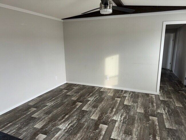 Building Photo - 365 Patriot Ln