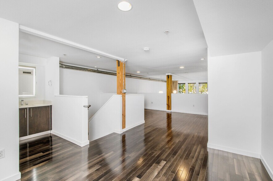 Building Photo - 4215 Glencoe Ave