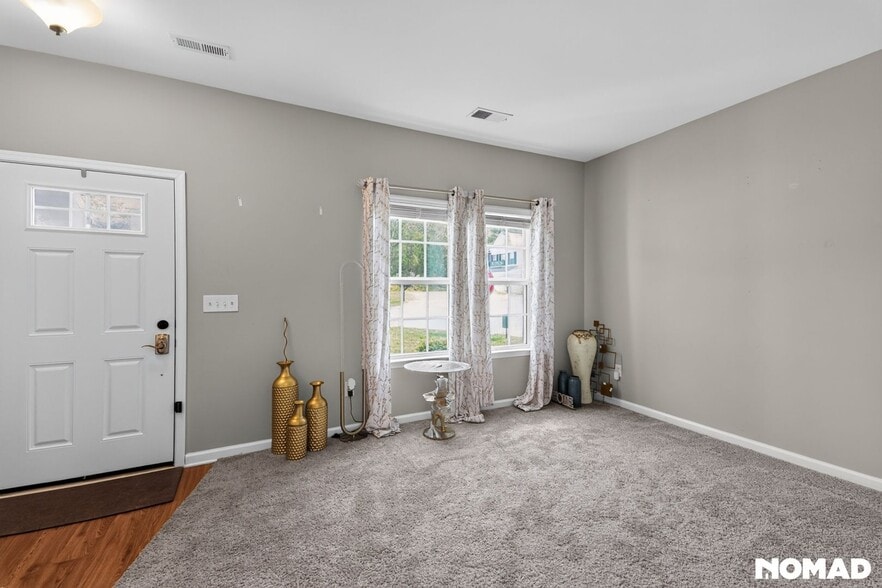 Building Photo - 676 Twisted Oak Ct