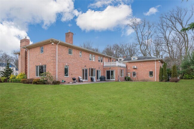 Building Photo - 5 Beech Dr