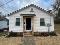 Building Photo - 215 Temple Ave