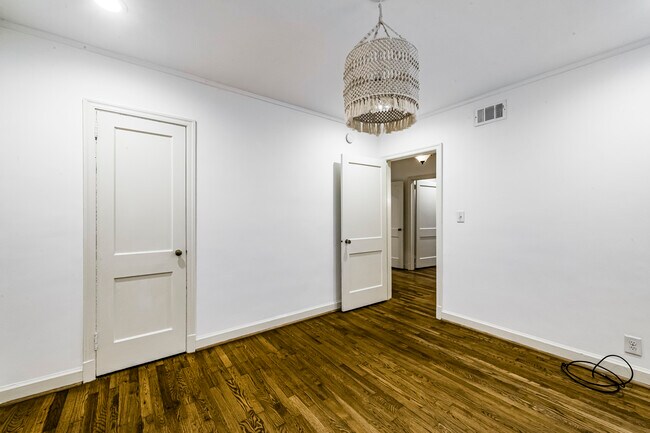 Building Photo - 2291 Strathmore Dr NE