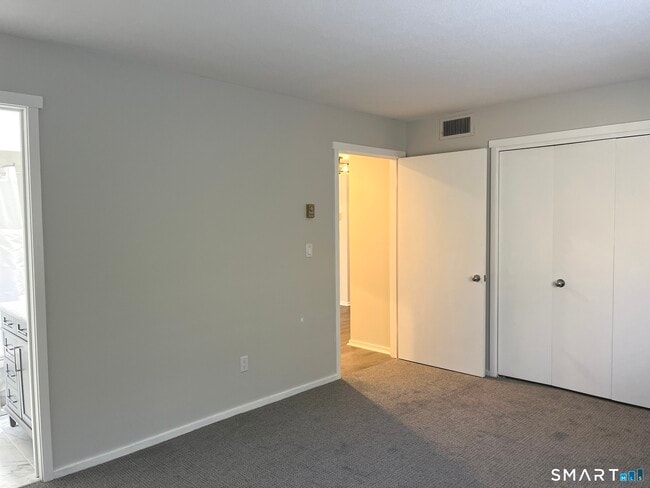 Building Photo - 289 Heritage Vlg