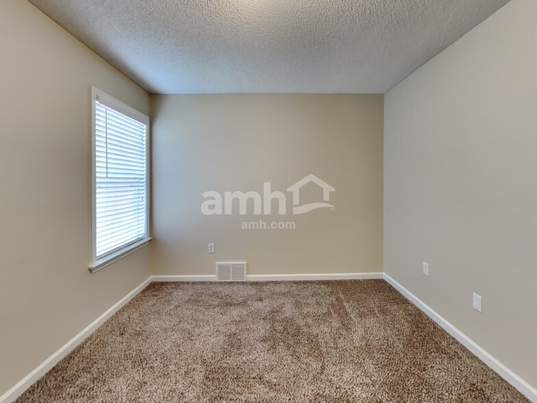Building Photo - 12315 Longleaf Oak Trail