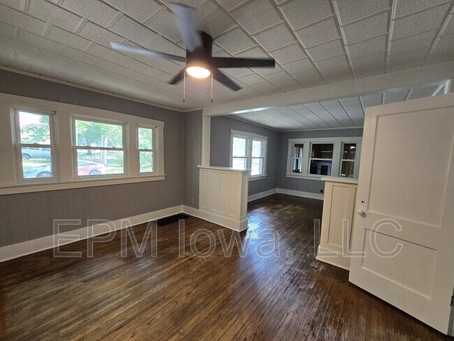 Building Photo - 543 Sumner St