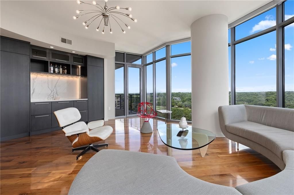 Building Photo - 222 12th St NE