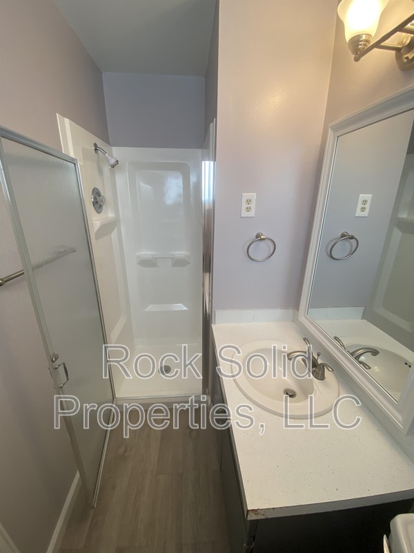 Building Photo - 4703 E 17th St