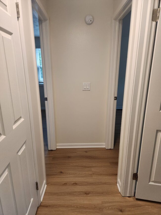 Building Photo - For Rent – Beautiful 3-Bedroom Split-Level...