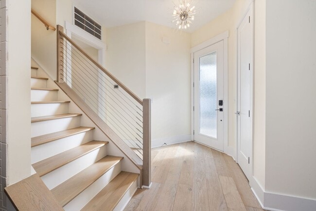 Building Photo - Modern 4-bedroom, 3 bathroom in the heart of Durham