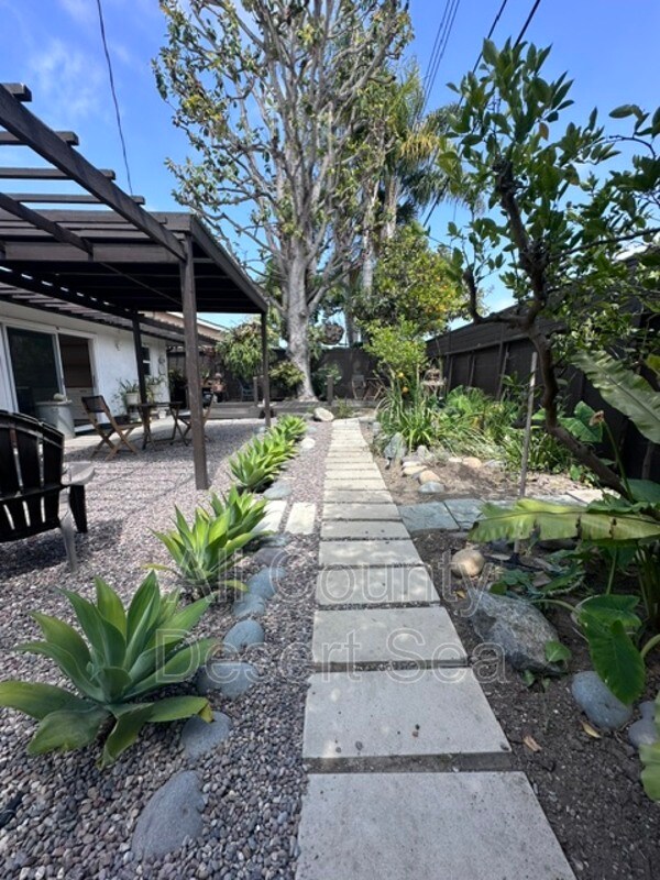Building Photo - 6922 Paula Cir