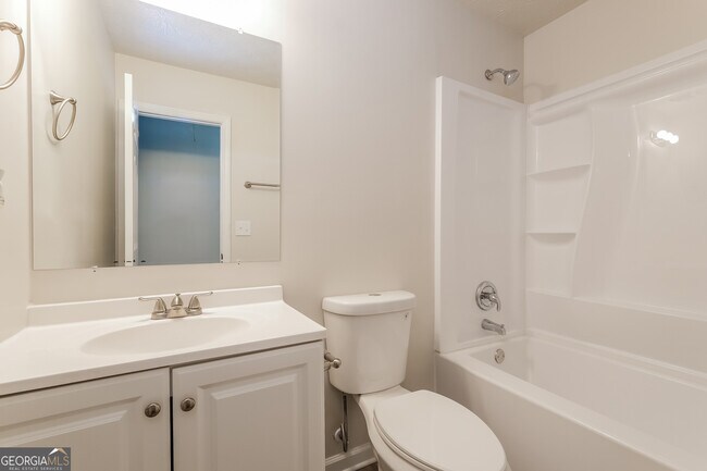 Building Photo - 70 Millcrest Dr