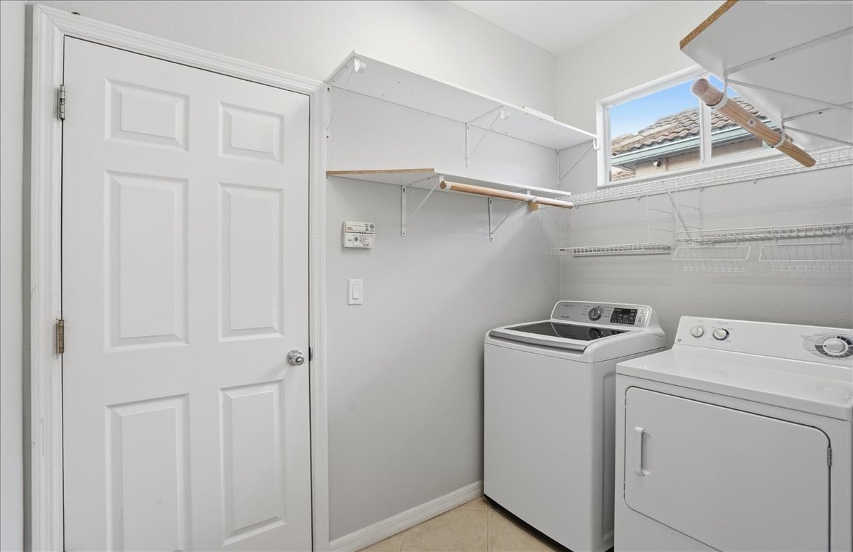 Building Photo - 6055 Wingspan Way