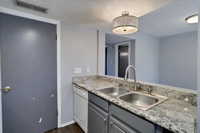 Building Photo - 1001/1003 Euclid Ave