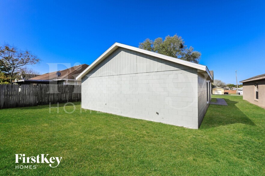 Building Photo - 7419 Little Pond Ct