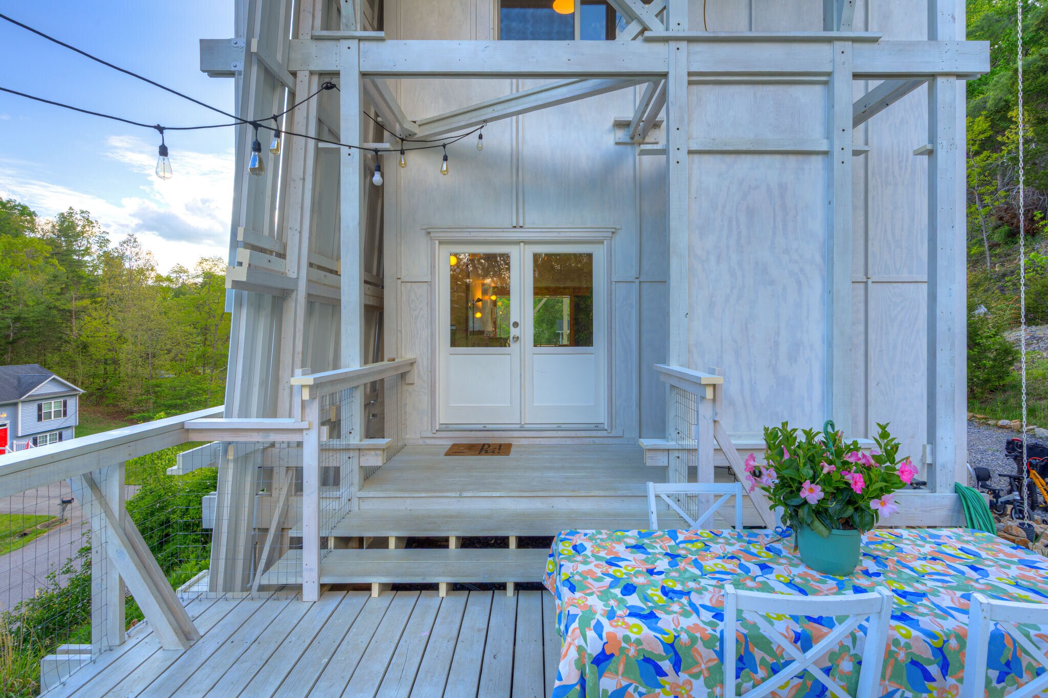 Entry - 300 John Lemley Ln
