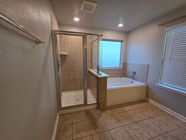 Building Photo - 25335 Briscoe Village Dr