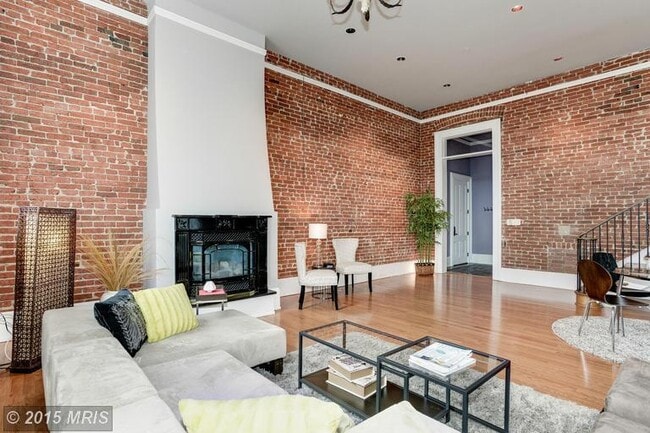 Building Photo - You ever see a place and wonder, "who is l...