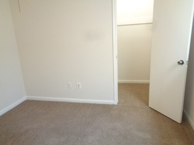 Building Photo - 1374 Gentle Bend Dr