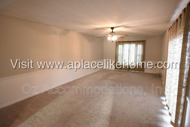 Building Photo - 9539 Kessler St