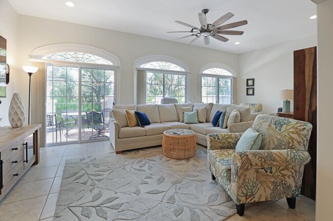 Building Photo - Georgian-Style Townhome Located At Bishops Court at The Oaks Preserve!
