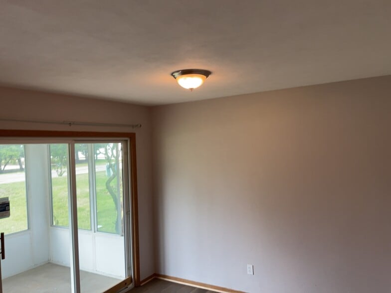 Building Photo - 6549 Samantha Ln