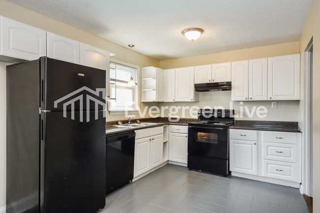 Building Photo - 4022 Sewall Dr SW