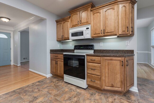 Building Photo - 1211 Meadowridge Trail