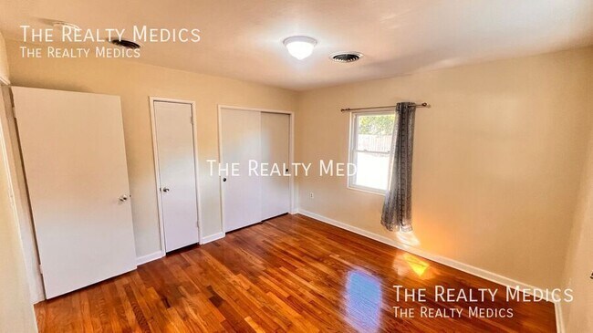 Building Photo - 2271 Northland Rd