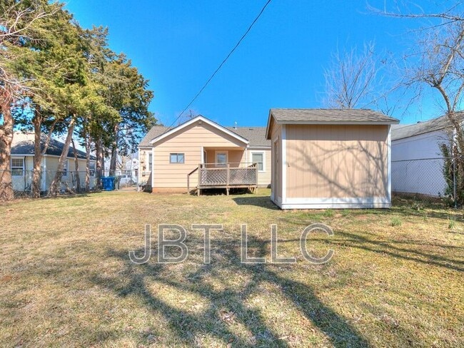 Building Photo - 224 W Ercoupe Dr