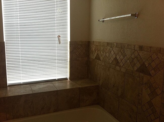 Building Photo - 22310 Rangeview Dr