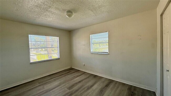 Building Photo - 696 Michigan Ct