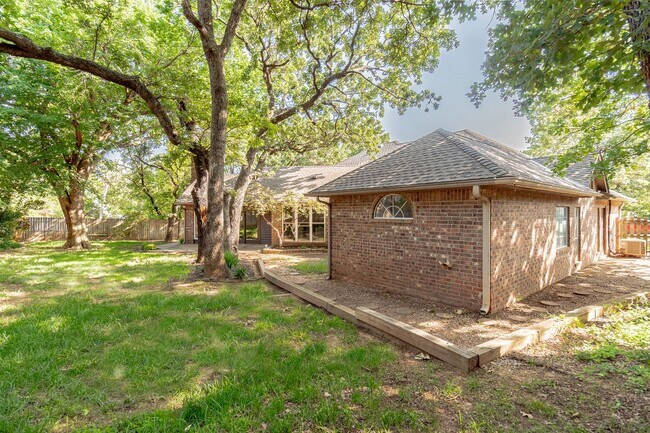 Building Photo - Beautiful 4-Bedroom, 3-Bath Home with 3-Ca...