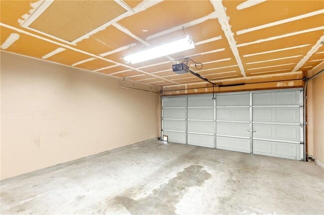 Building Photo - 9417 Bradner Dr