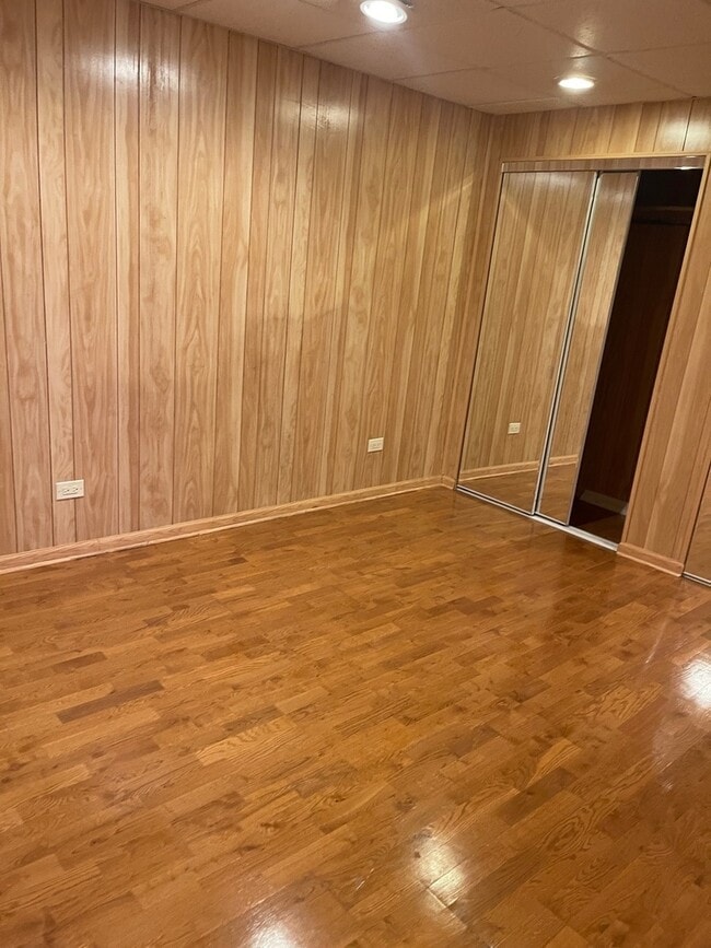 Building Photo - 1220 S Christine Ct
