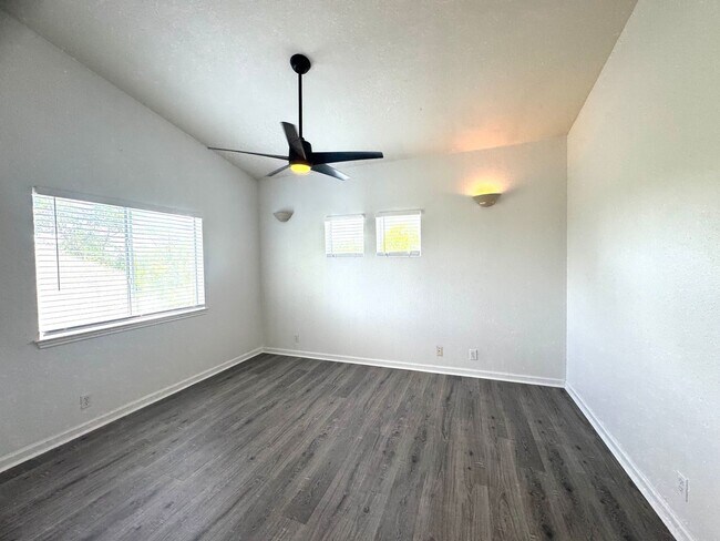 Building Photo - 3410 Speedway