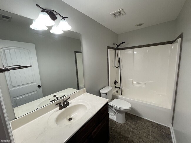 Building Photo - 5 br, 4 bath House - 14 Marquis Drive