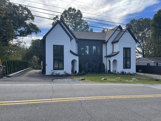 Duplex. 2312 on the right. - 2312 Island Home Ave