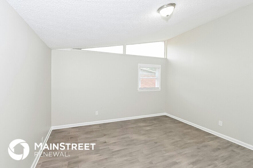 Building Photo - 2943 Brandale St